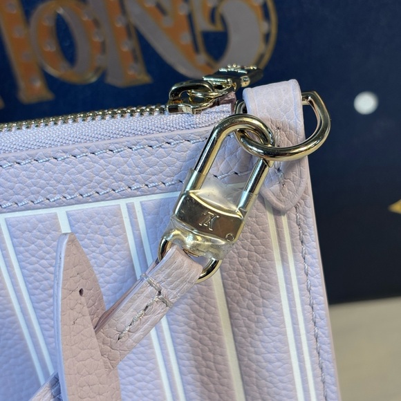 Louis Vuitton Lilac Neverfull Inside out Pochette - Picture 4 of 10